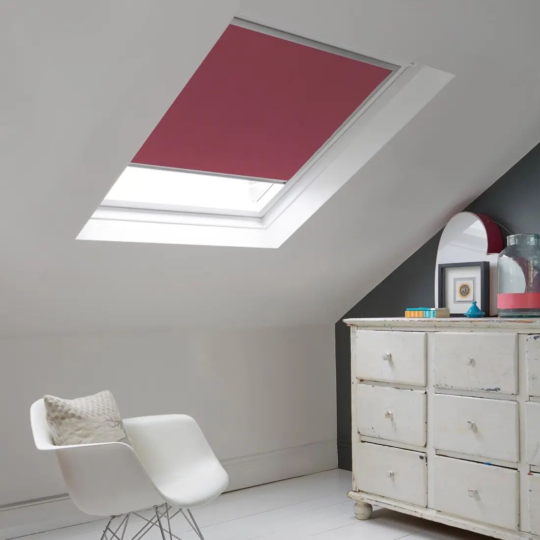 Grandeur in Berry — made-to-measure blinds