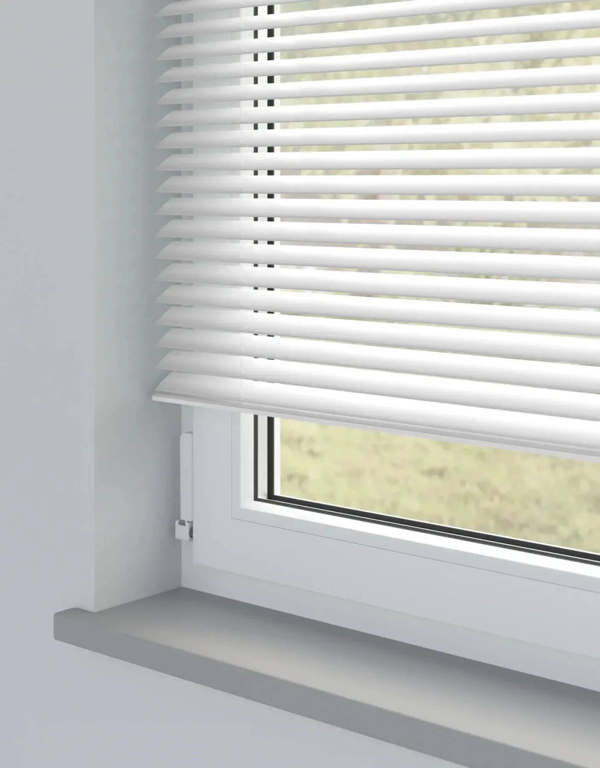 Polar Metal Venetian Venetian Blinds fitted in a British home