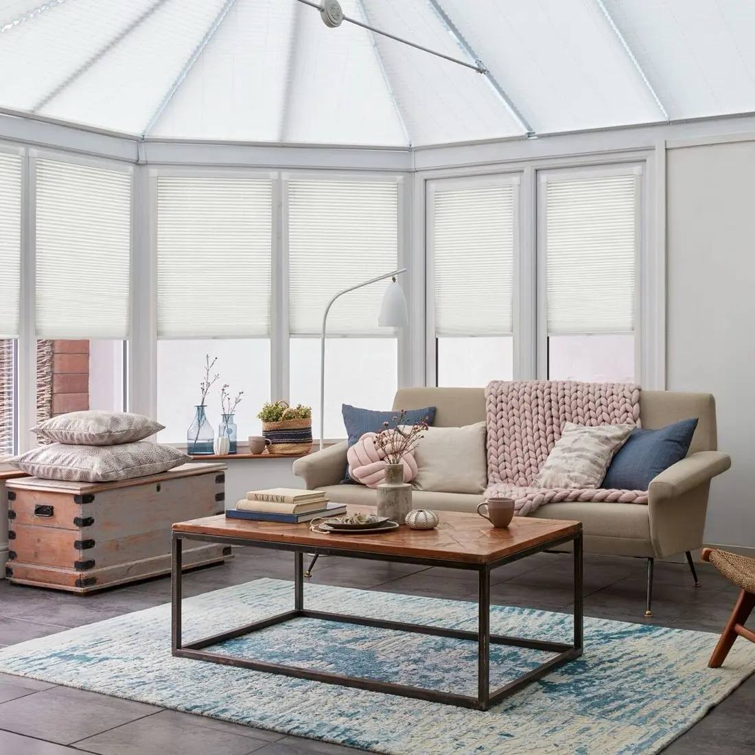 Zaira fitted in a British home